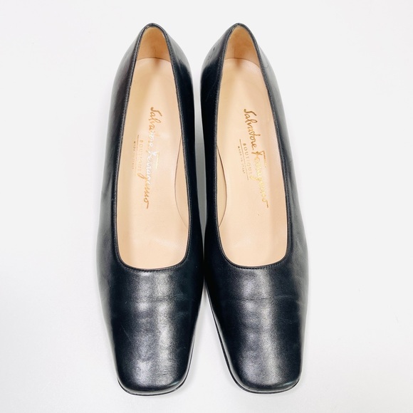 SALVATORE FERRAGAMO Italy block heal pumps - Picture 4 of 9